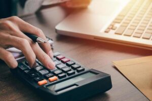 money management expert